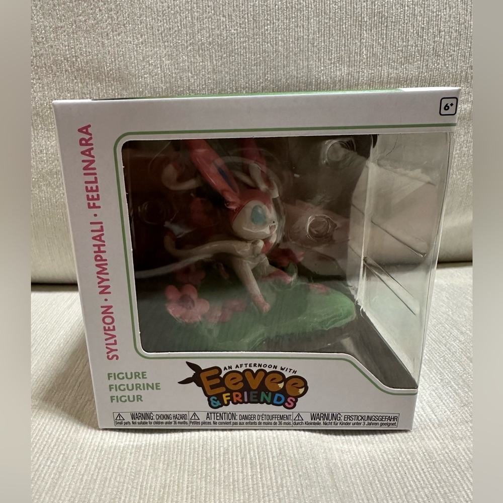 An Afternoon with Eevee & Friends Sylveon Figure